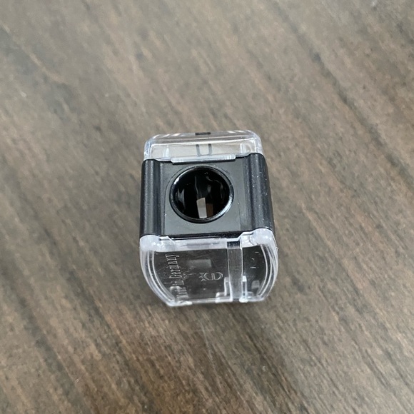 M·A·C Sharpener - Picture 2 of 3